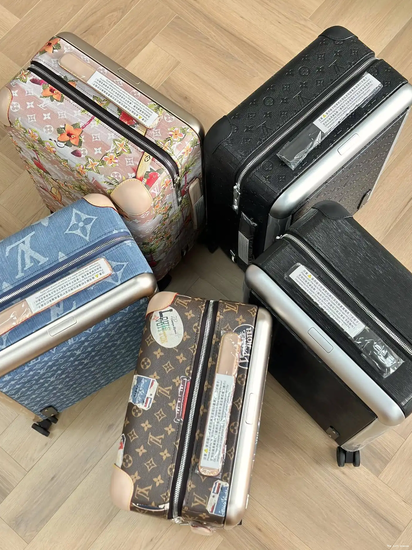 CABIN HORIZON 55 CUSTOM EMBOSSED 37L MONOGRAM SUITCASE 0521